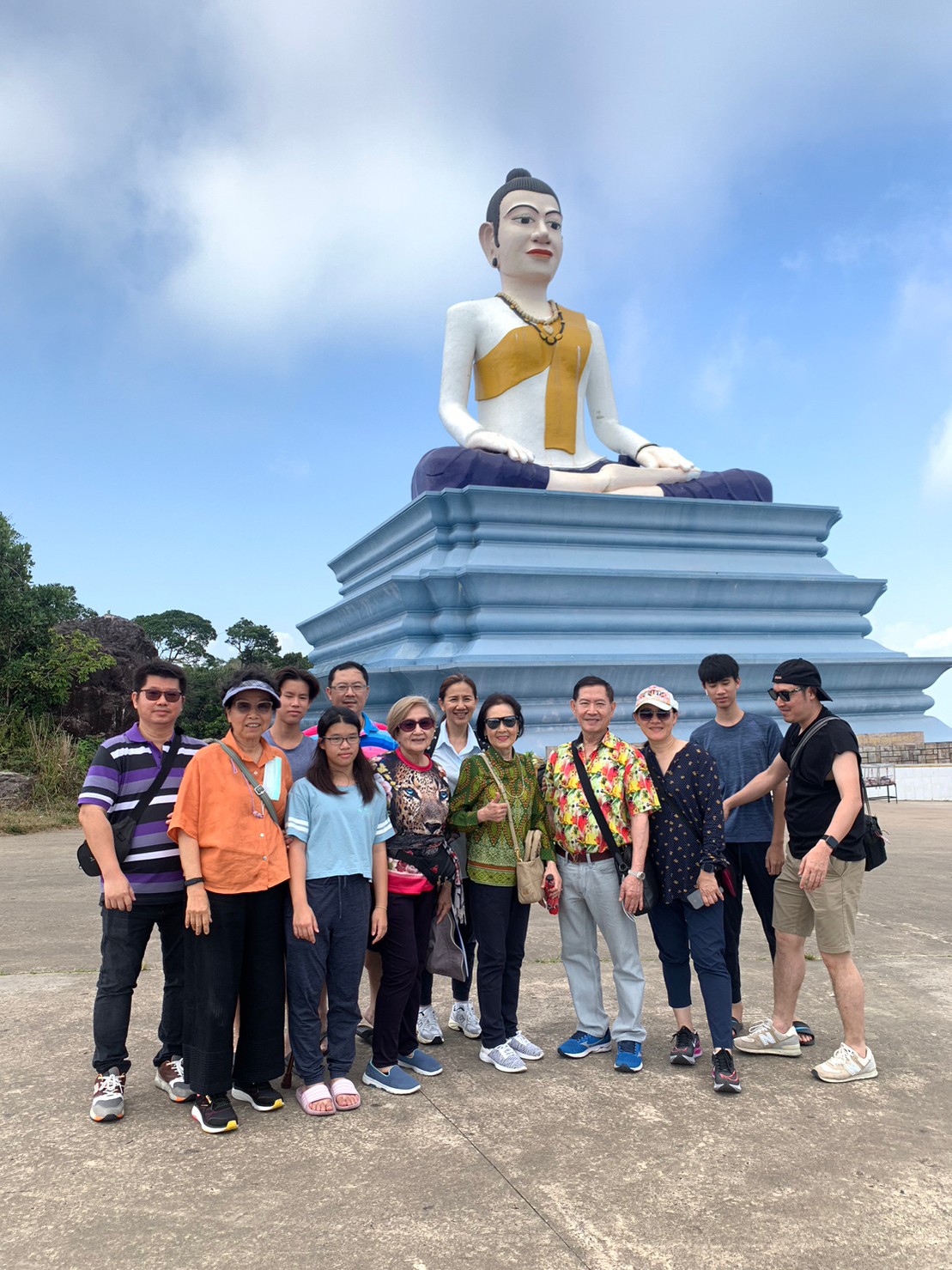 LINE_ALBUM_8466_230410_0